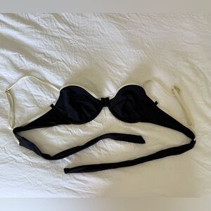 Monday Swimwear Capri Top Size Medium in Black and White